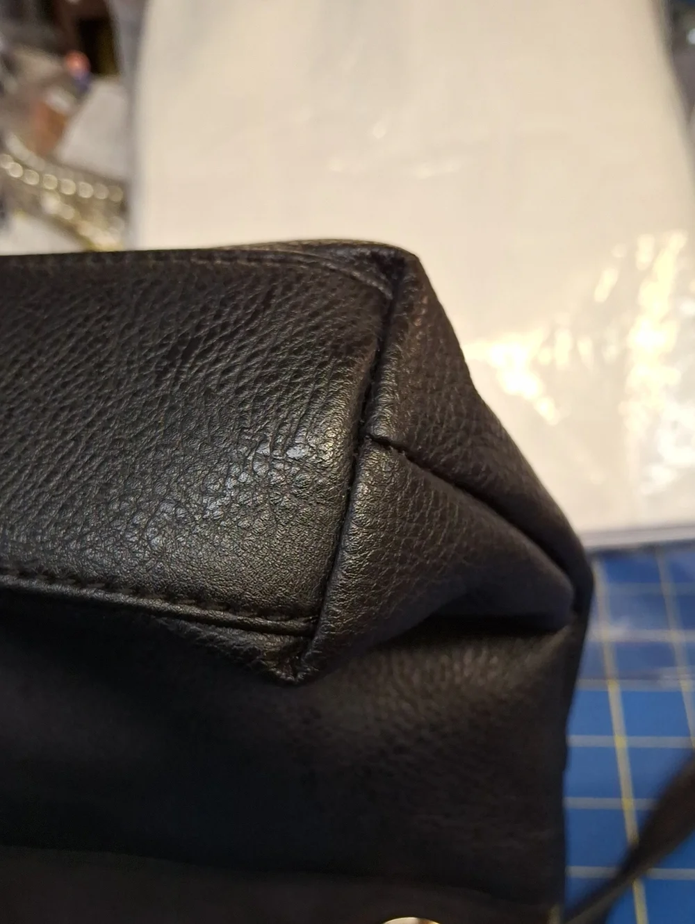 Black 12x9x2.5 Crossbody Shoulder Bag Preloved